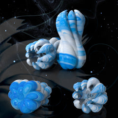 Skulptur einer Hand mit Klaue aus einzigartigem blauem und weißem Marmor, moderne Kunstdekoration, Akzent für Büro oder Zuhause, kreatives Statement-Stück